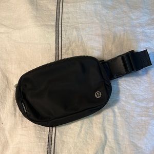 LULULEMON BELT BAG